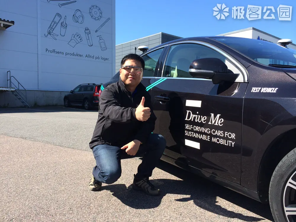 2014年，極客公園創始人&總裁 張鵬作為中國第一批體驗者，參與沃爾沃自動駕駛技術道路測試 | 圖片來源：視覺中國
