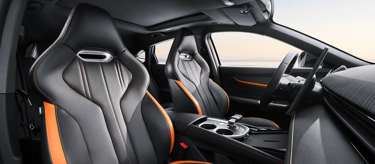 官方優惠之外還有的聊 探店體驗長安第三代UNI-V