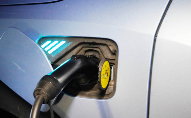 年輕人爭(zhēng)相接盤,“爛尾車” 竟成香餑餑?