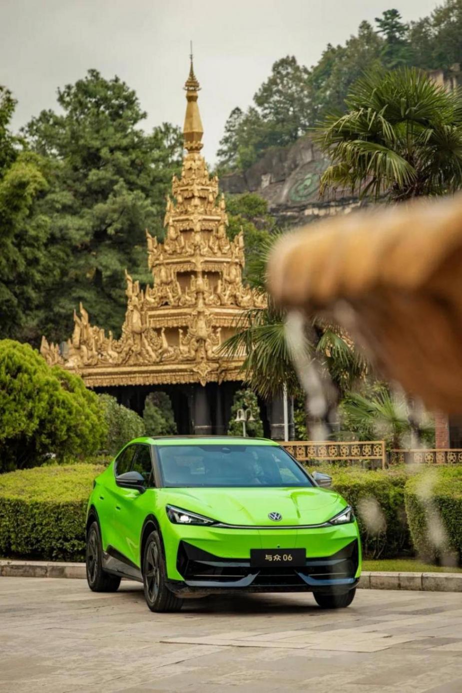 色彩與操控的雙重奏:深度體驗與眾06的“金標”內(nèi)涵