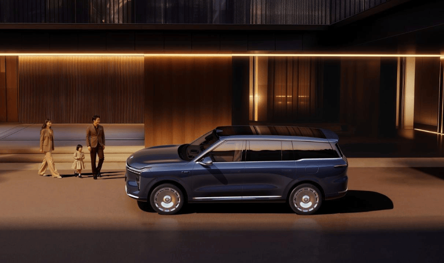 上汽智己LS9:以巔峰科技顛覆30萬級大六座SUV格局