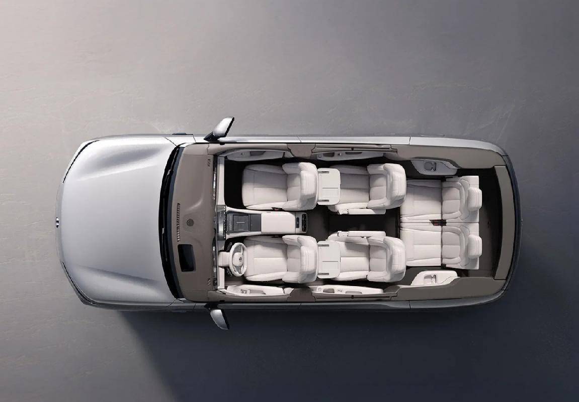 誰說家庭車只能“湊合”?騰勢N8L把全家的“舒服”都裝下了