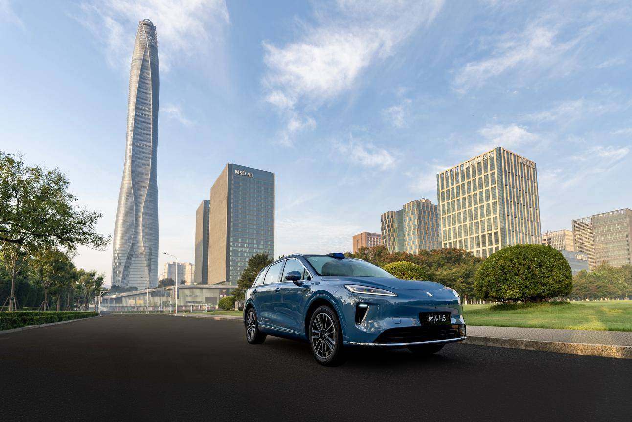 鴻蒙智行兩周年,天津用戶中心七店同開,三十店共賀