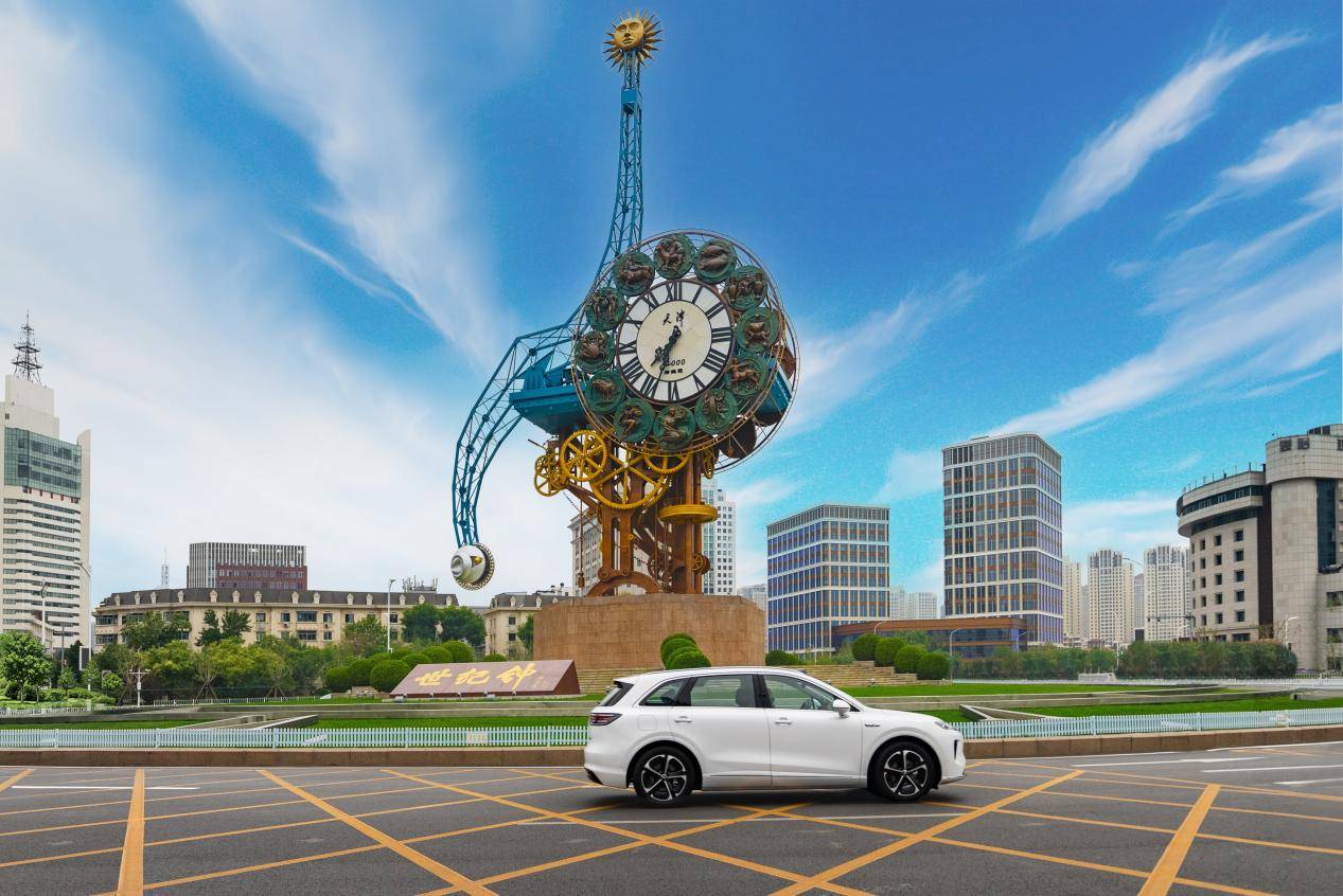 鴻蒙智行兩周年,天津用戶中心七店同開,三十店共賀