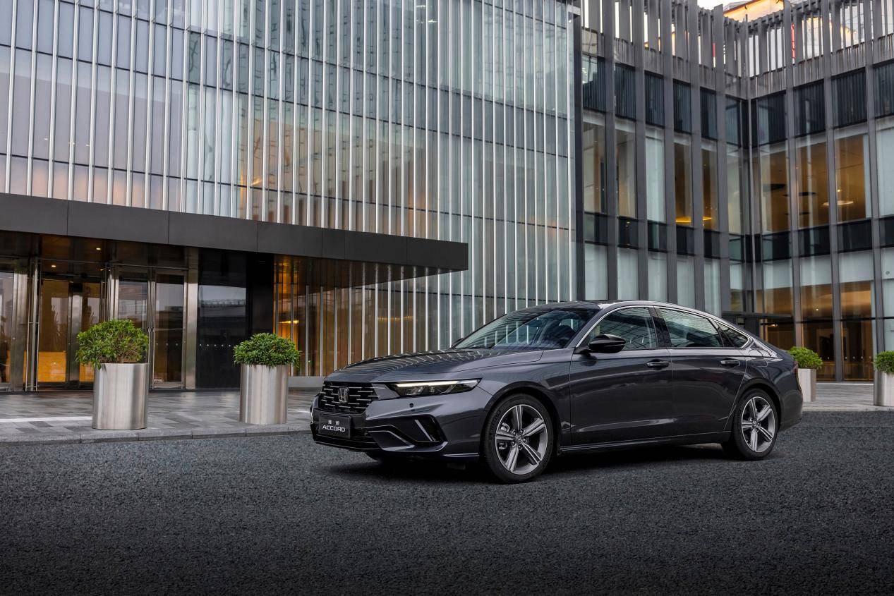 別卷軸距了!雅閣用吉尼斯級操控告訴你:B級車的尊嚴是開出來的