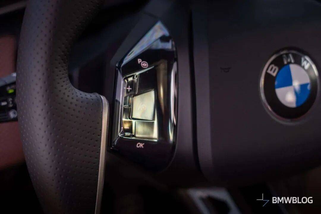 明年開始,寶馬新款車型方向盤,將變成這3種!