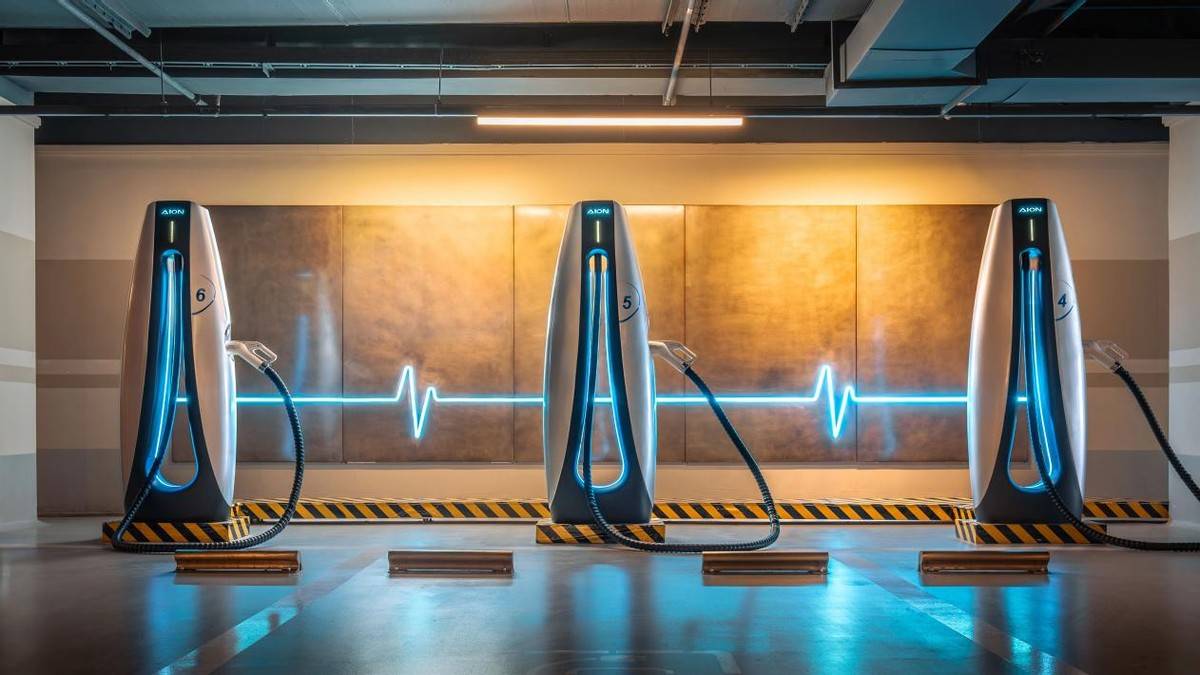 時間還要追溯至2022年,過去以日歐美品牌為主導(dǎo)的南非汽車市場,被迅速涌入的中國汽車品牌打破。以奇瑞、比亞迪、長城為代表的中國汽車軍團,在這次“搶灘”中并非使用簡單的價格戰(zhàn),而是涵蓋了產(chǎn)品布局、技術(shù)路線、渠道建設(shè)乃至本土化生產(chǎn)的全方位競爭。