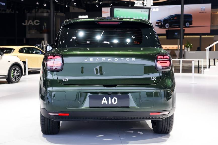 零跑A10首次亮相,懸念拉滿,十萬內到底能做到什么水平?