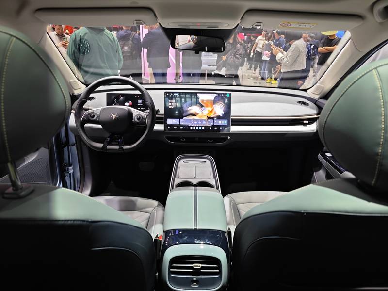 配置全面越級 極狐T1價(jià)值感拉滿亮相廣州車展