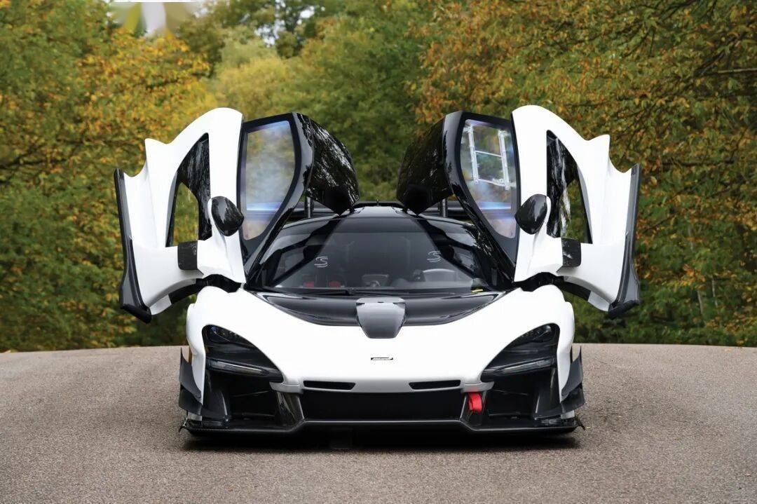 邁凱倫推出了邁凱倫Senna GTR概念車,塞納GTR萬寶路涂裝