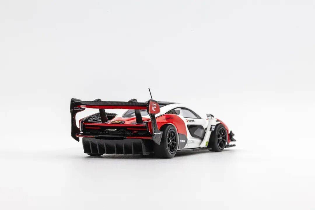 邁凱倫推出了邁凱倫Senna GTR概念車,塞納GTR萬寶路涂裝