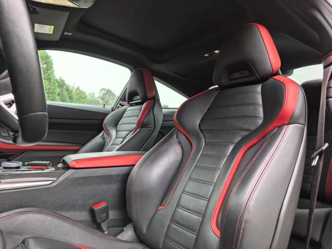 寶馬G22 430i雙門轎跑車換了尾標的雙門版3系,操控自然更便捷