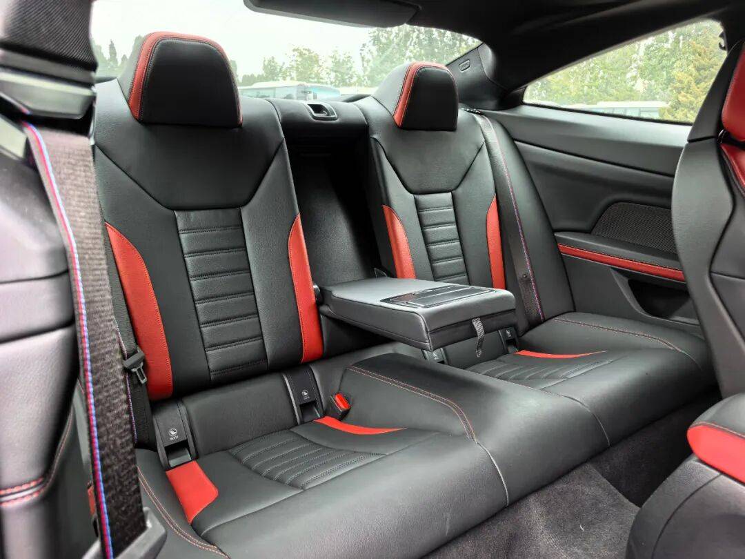 寶馬G22 430i雙門轎跑車換了尾標的雙門版3系,操控自然更便捷