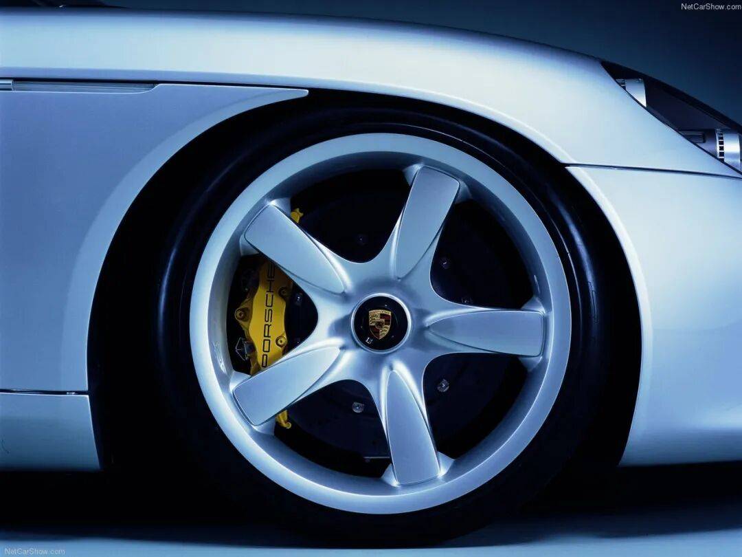 兩千萬的手動擋:能買Carrera GT的人,不關(guān)心這車多少錢