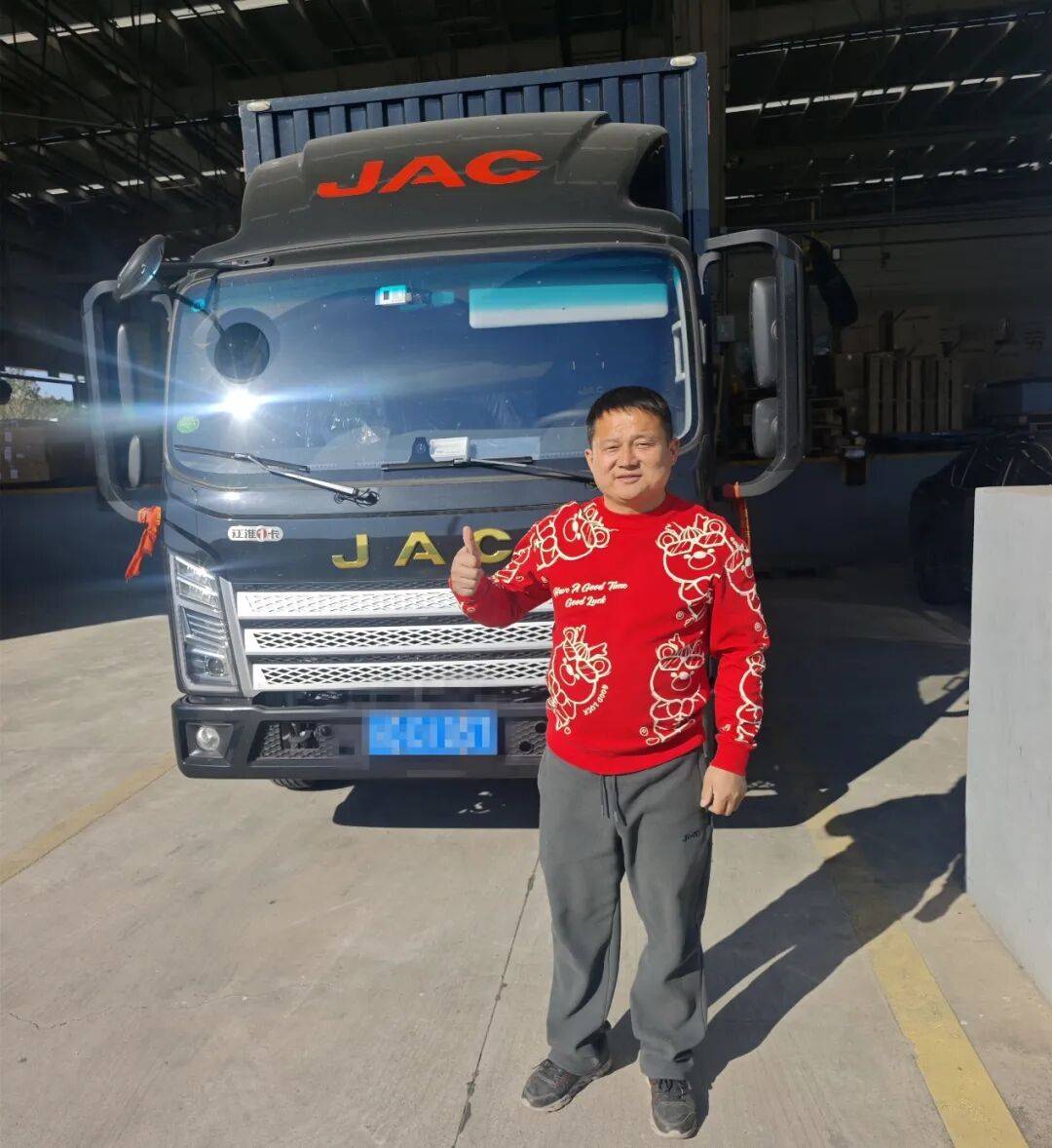 顏值與實(shí)力雙在線,江淮駿鈴A7是他快遞運(yùn)輸路上的硬核底氣